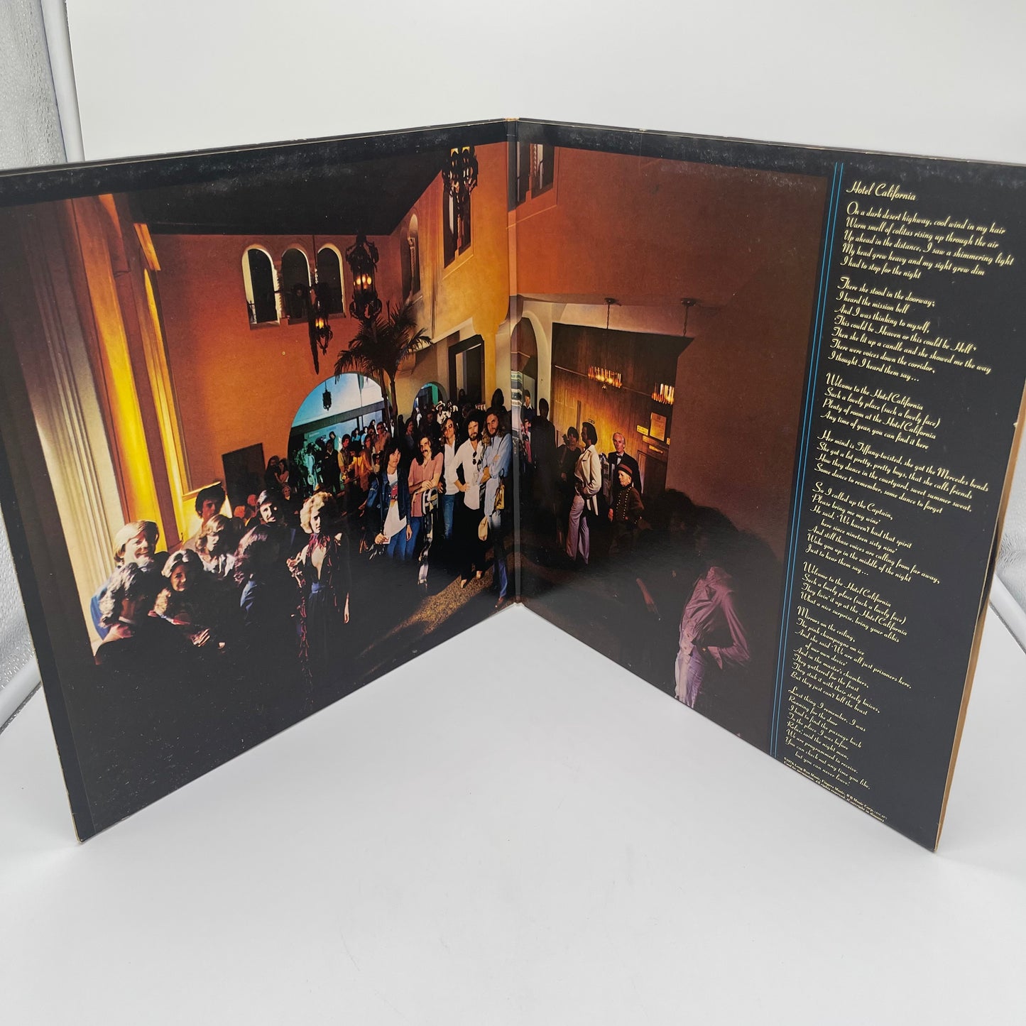 Eagles Hotel California 33 rpm Album (Item Number 0104)