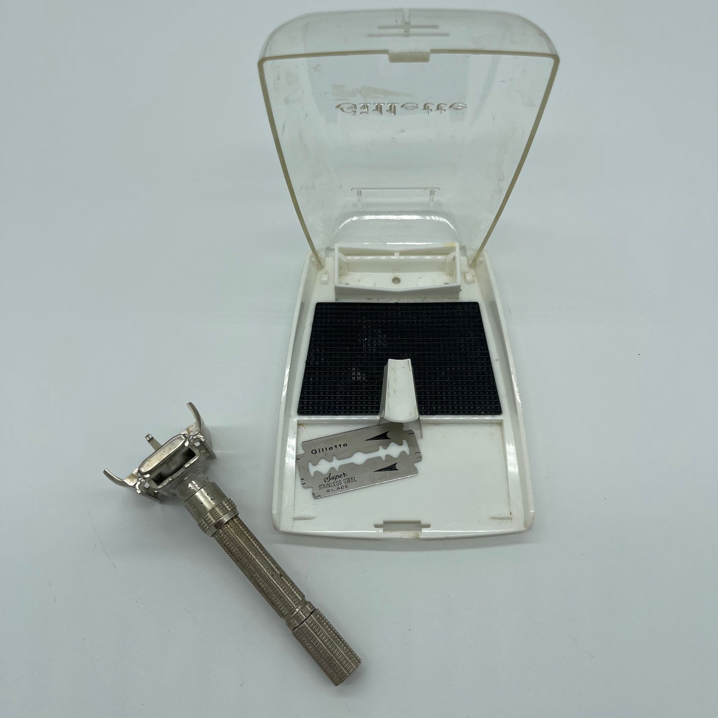 Vintage Gillette Adjustable Safety Razor in Original Case (Item Number 0067)