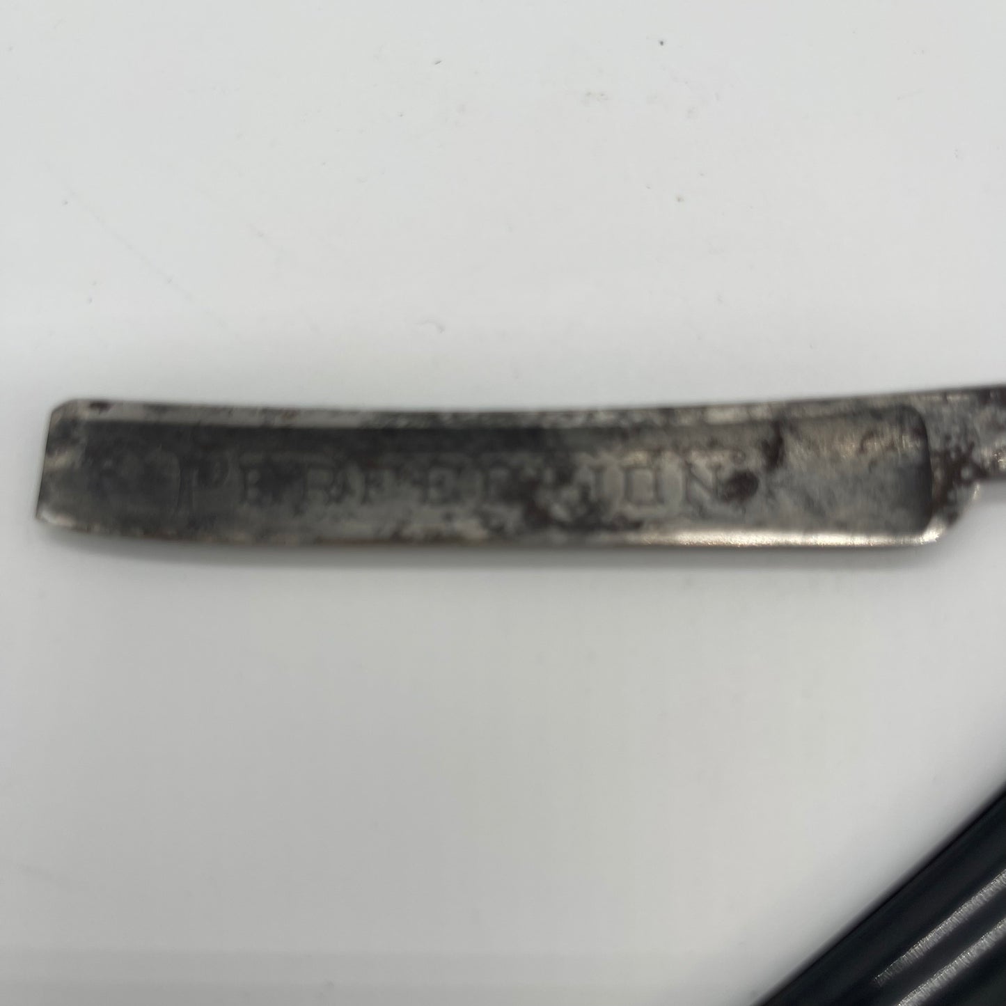 Straight Razor in Case (Item Number 0022)