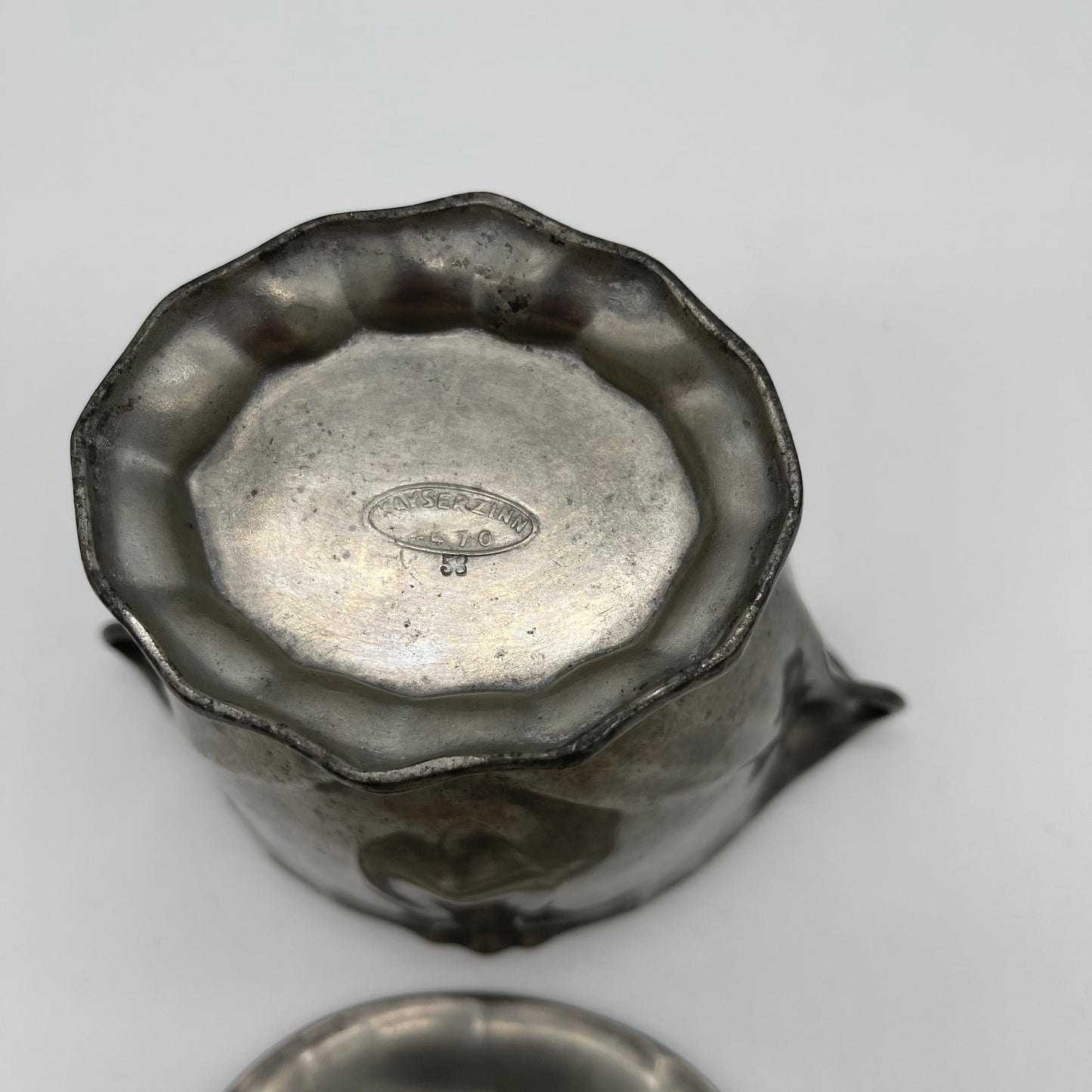 Art Nouveau Pewter Lidded Box (Item Number 0153)