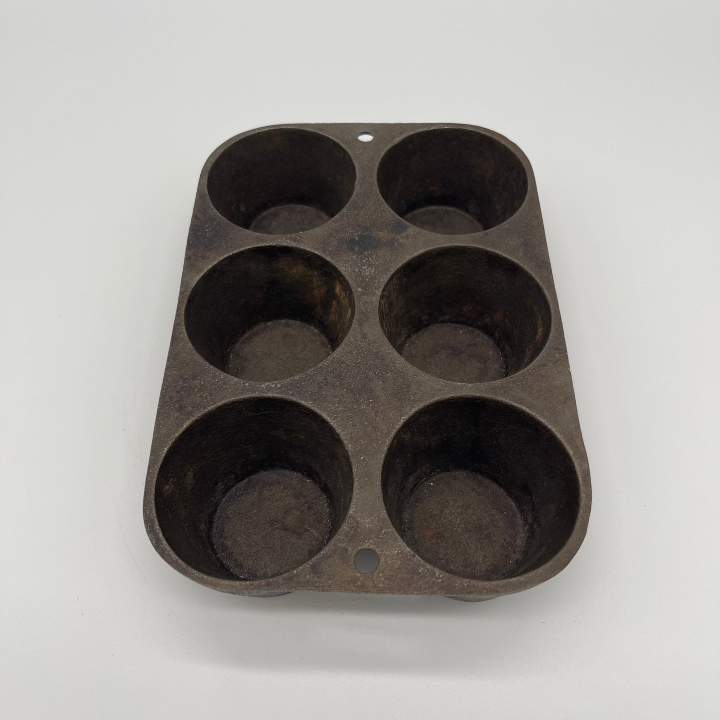 Cast Iron Muffin Pan (Item Number 0170)