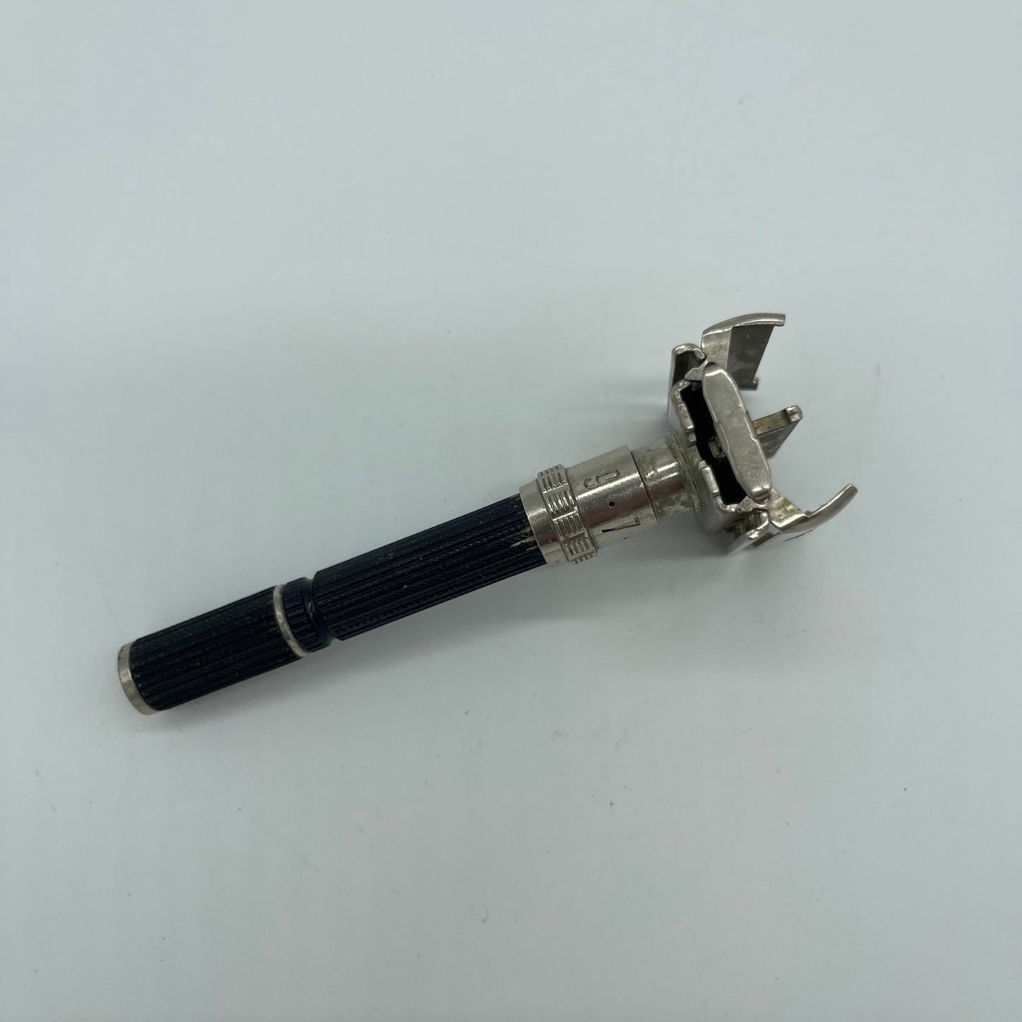 Vintage Gillette Black Beauty Adjustable Safety Razor (Item Number 0068)