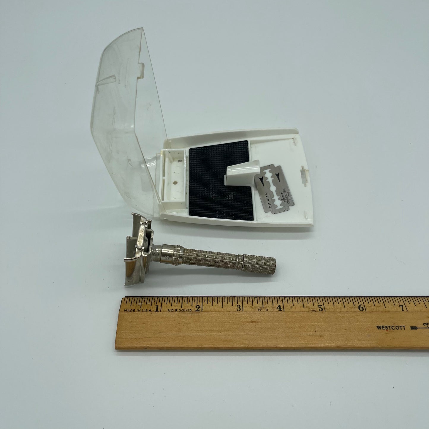 Vintage Gillette Adjustable Safety Razor in Original Case (Item Number 0067)