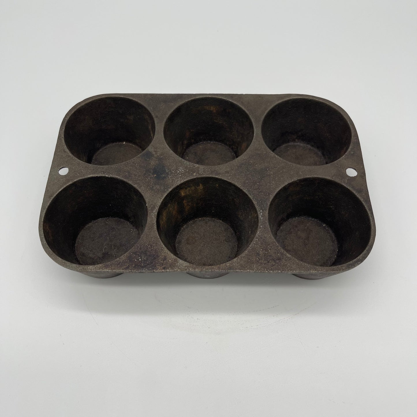 Cast Iron Muffin Pan (Item Number 0170)