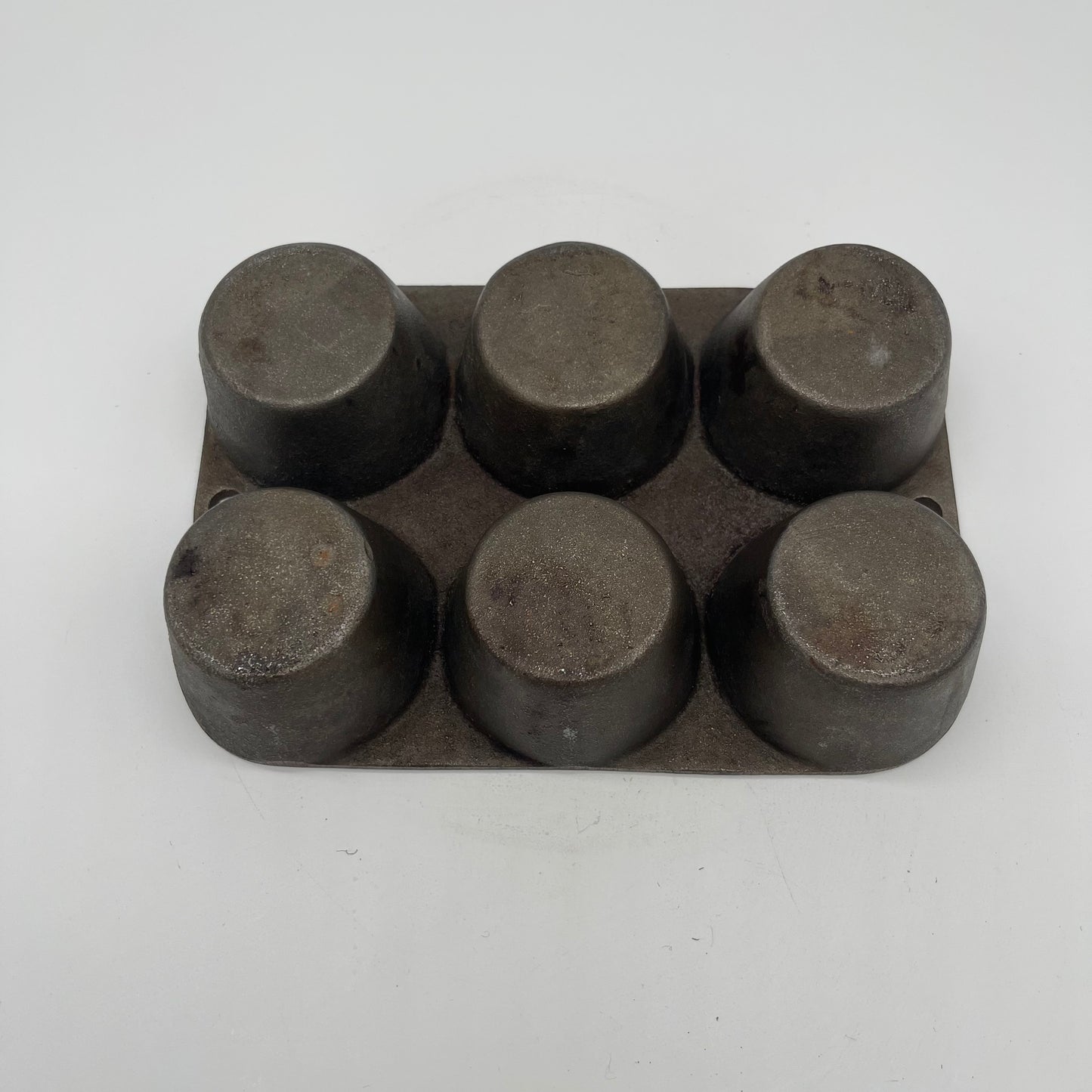 Cast Iron Muffin Pan (Item Number 0170)
