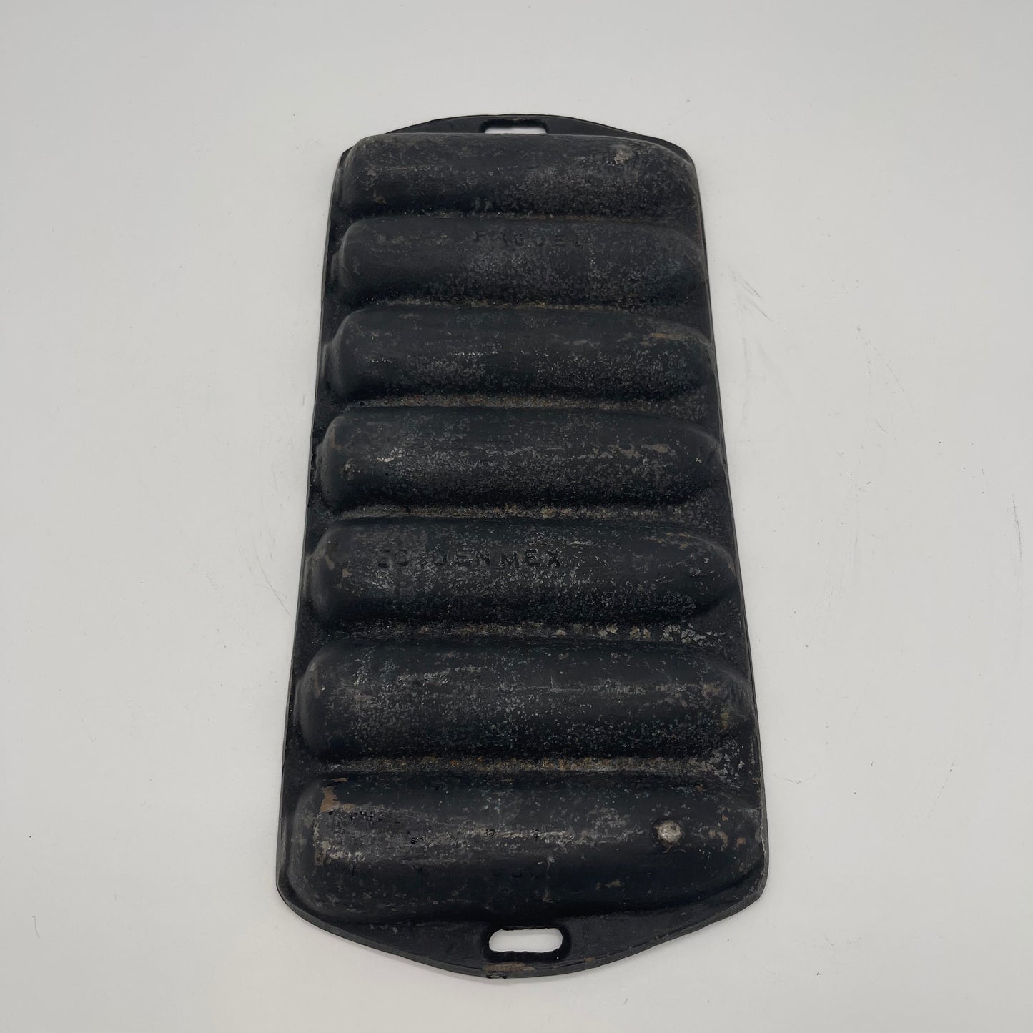 Cast Iron Cornbread Stick Pan (Item Number 0168)