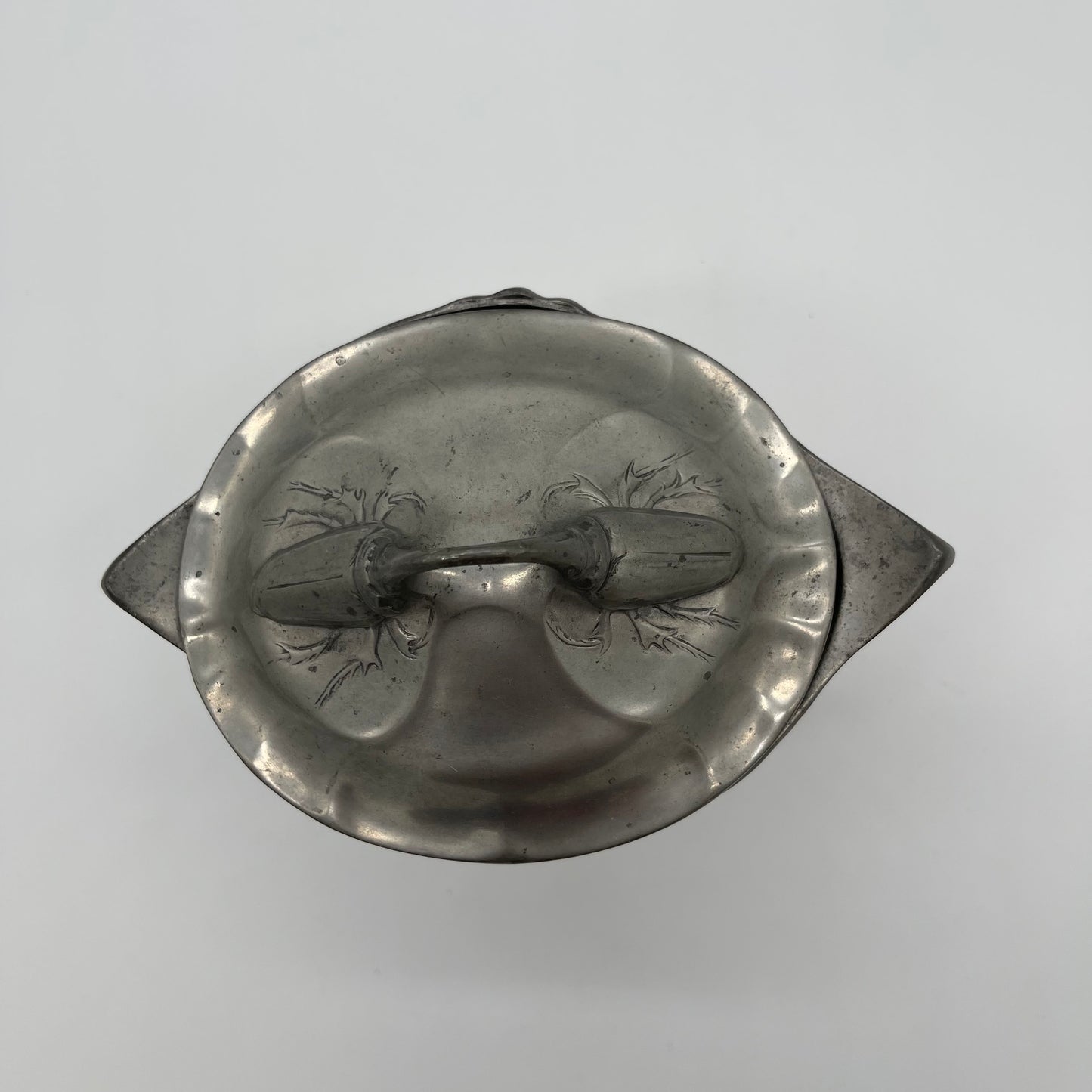 Art Nouveau Pewter Lidded Box (Item Number 0153)