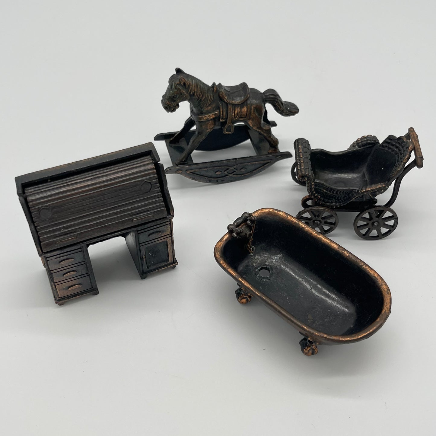Lot of 4 Pieces of Metal Dollhouse Furniture (Item Number 0201)