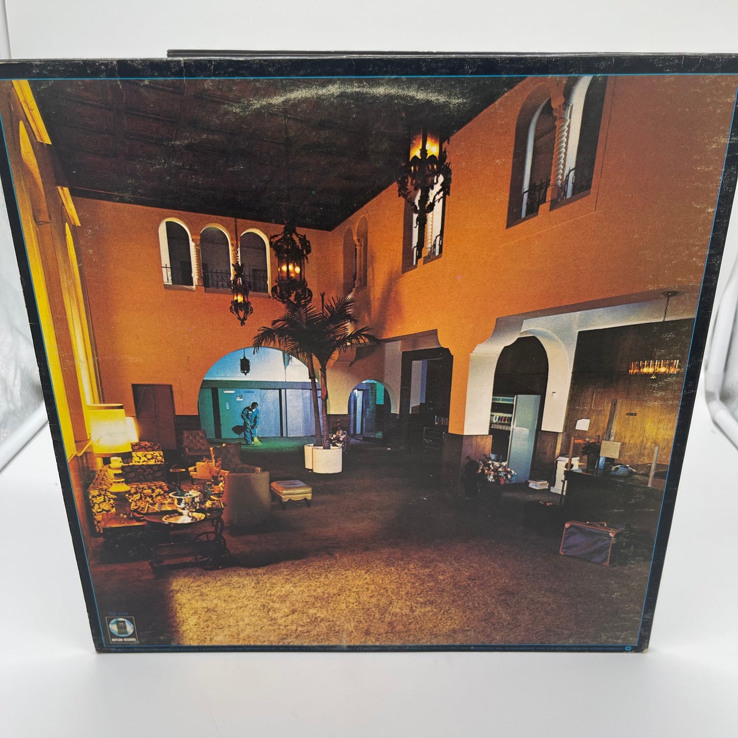 Eagles Hotel California 33 rpm Album (Item Number 0104)