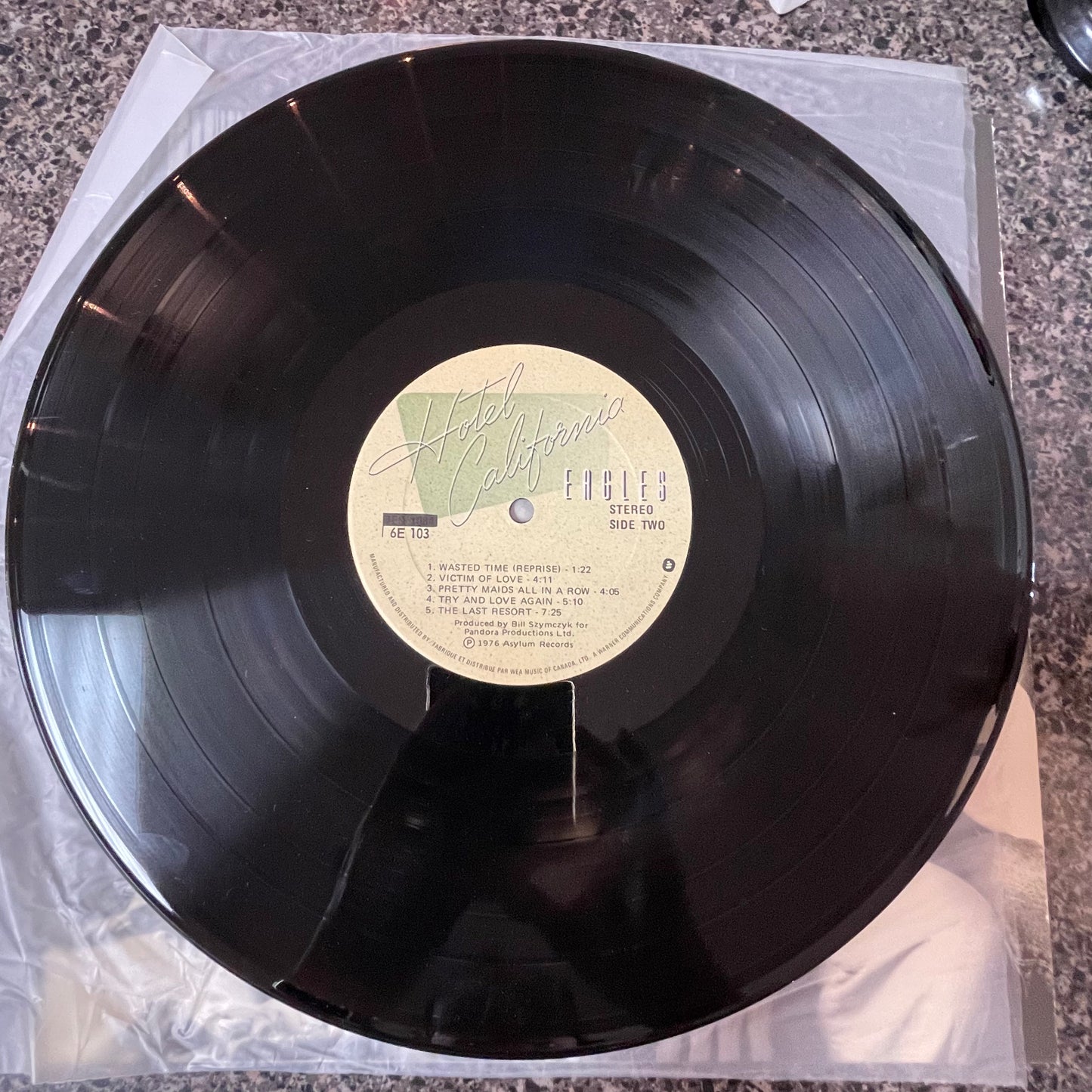 Eagles Hotel California 33 rpm Album (Item Number 0104)