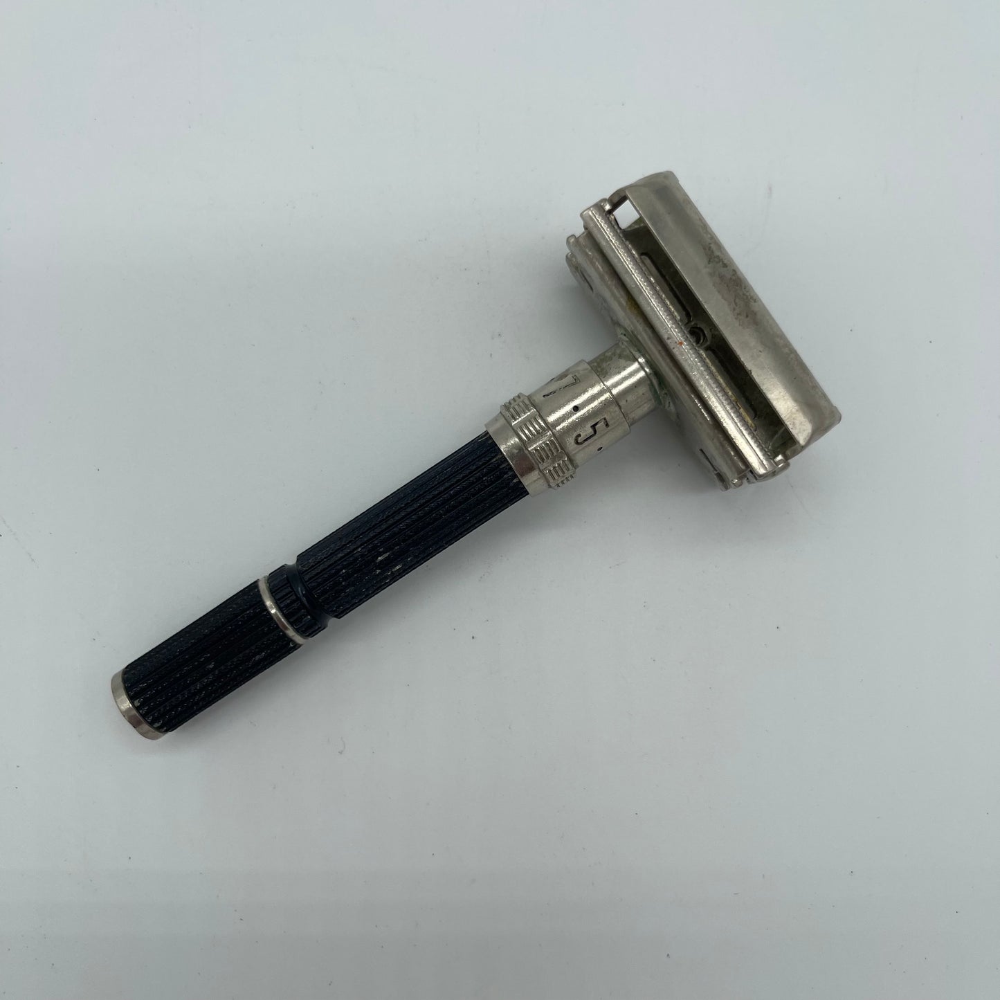 Vintage Gillette Black Beauty Adjustable Safety Razor (Item Number 0068)