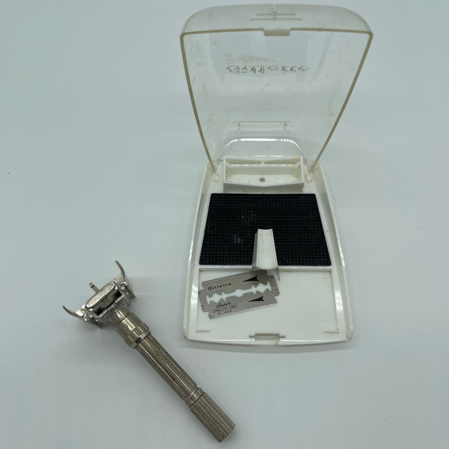 Vintage Gillette Adjustable Safety Razor in Original Case (Item Number 0067)