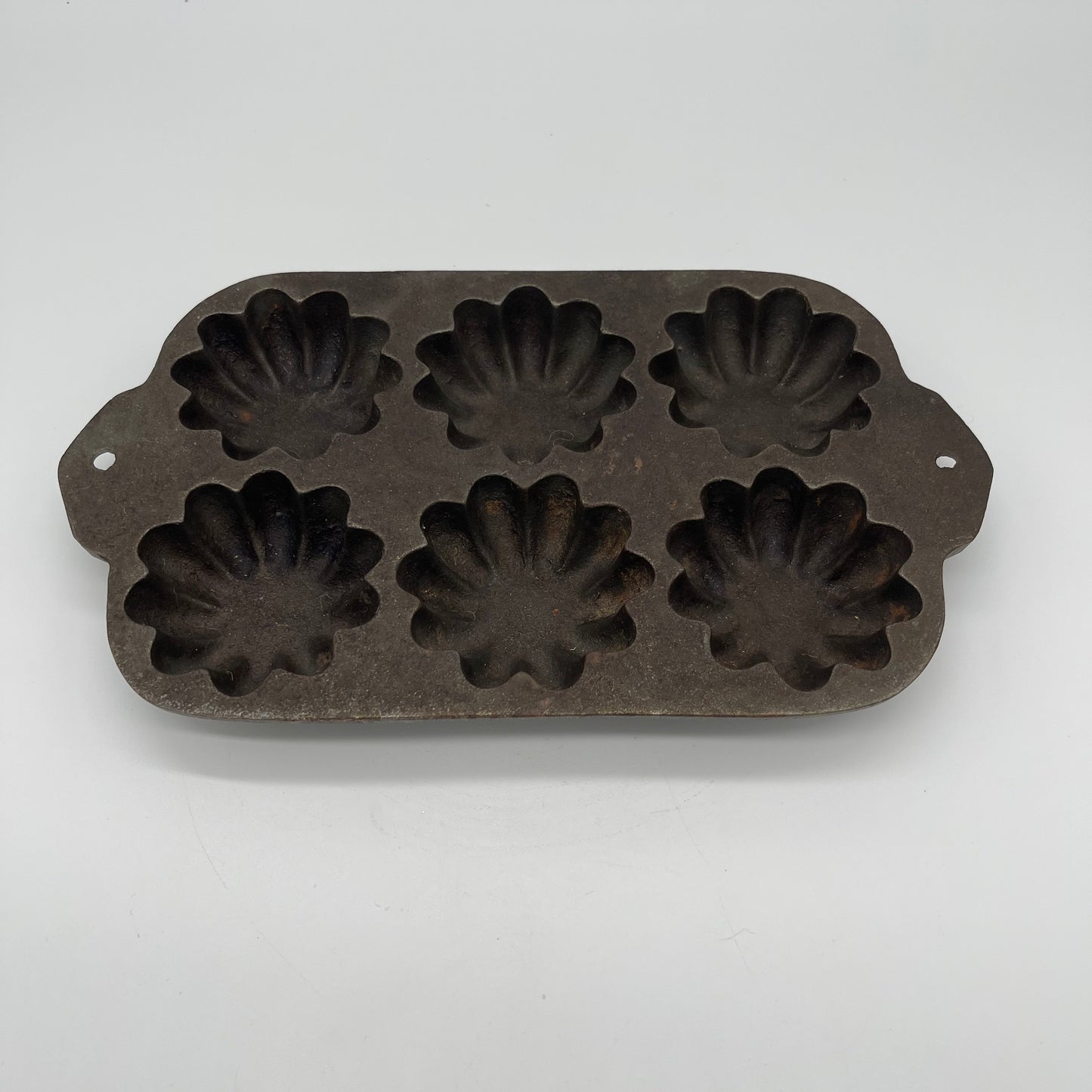 Cast Iron Muffin Pan (Item Number 0169)