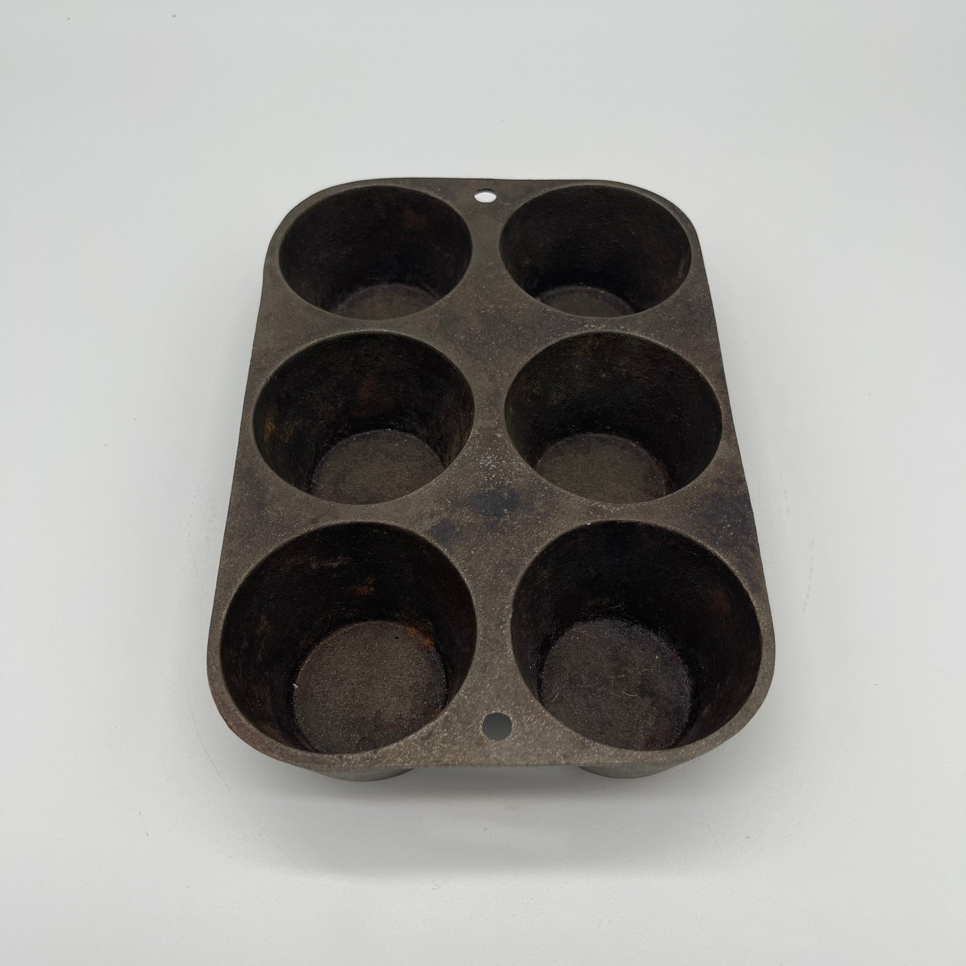 Cast Iron Muffin Pan (Item Number 0170)