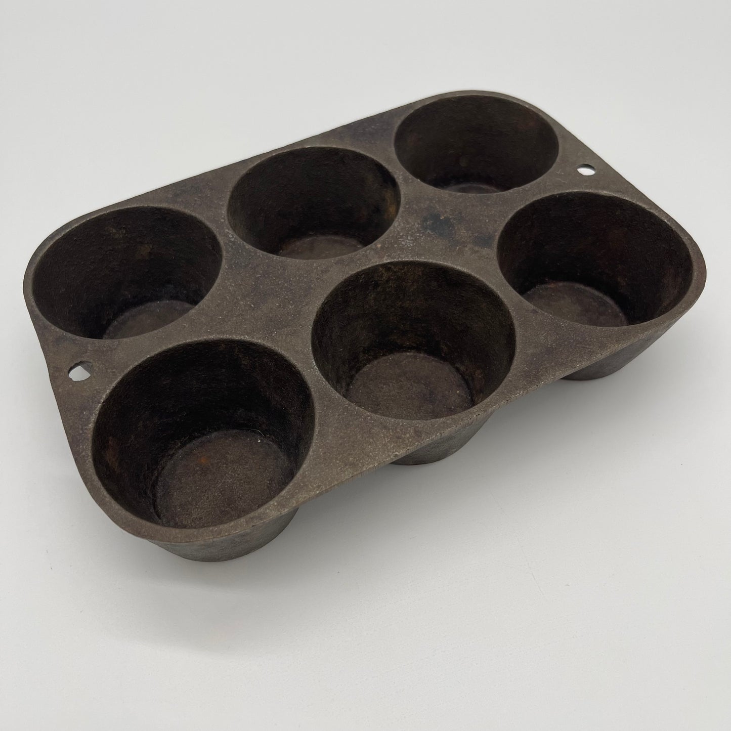 Cast Iron Muffin Pan (Item Number 0170)